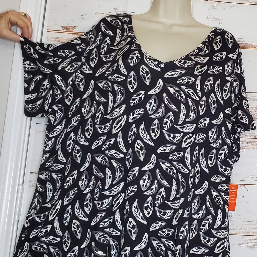 EVRI Polished Modern Tee